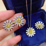 LUXE Daisy Necklace, Ring & Earrings