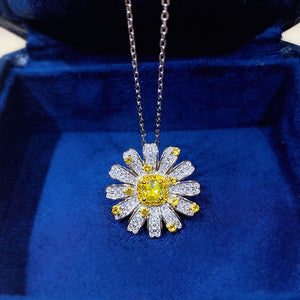 LUXE Daisy Necklace, Ring & Earrings